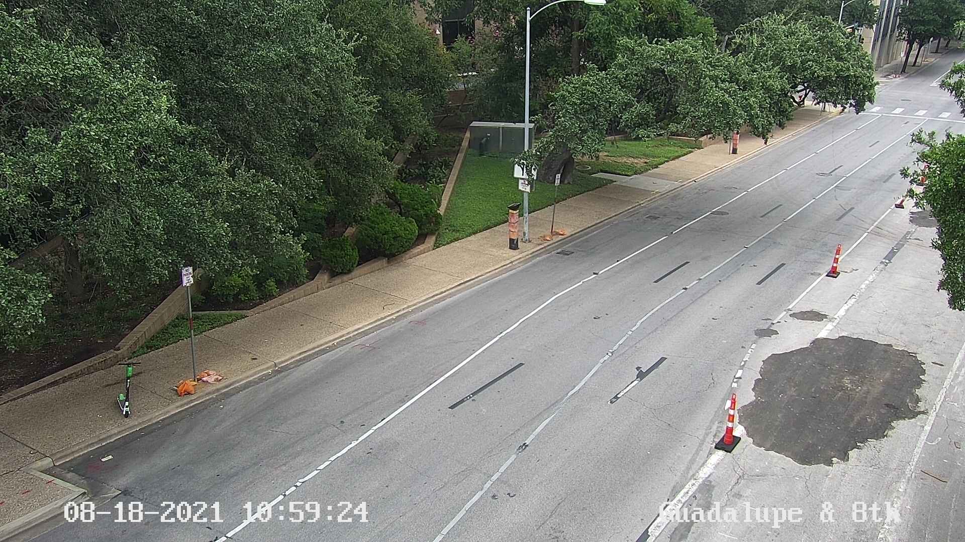 Traffic Cam  GUADALUPE ST / 8TH ST Player