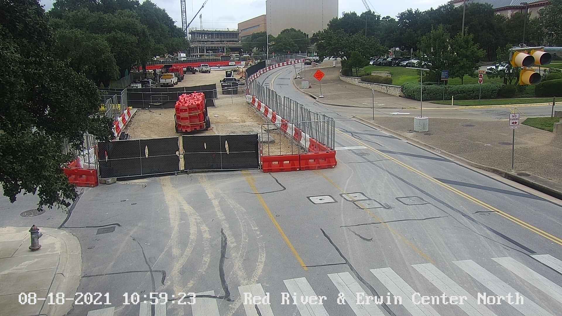Traffic Cam  RED RIVER ST / 18TH ST (Frank Erwin Center (North)) Player