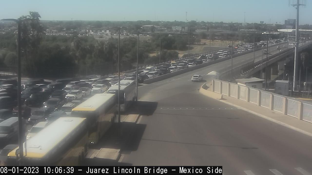 Laredo: Puente Internacional Numero ll Juarez-Lincoln Nuevo Laredo - Laredo Traffic Camera