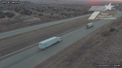 Traffic Cam Gruhlkey › East: I-40 @ Caprock Player