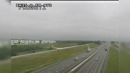 Traffic Cam Georgetown › North: I-35 @ South of FM-972 Player