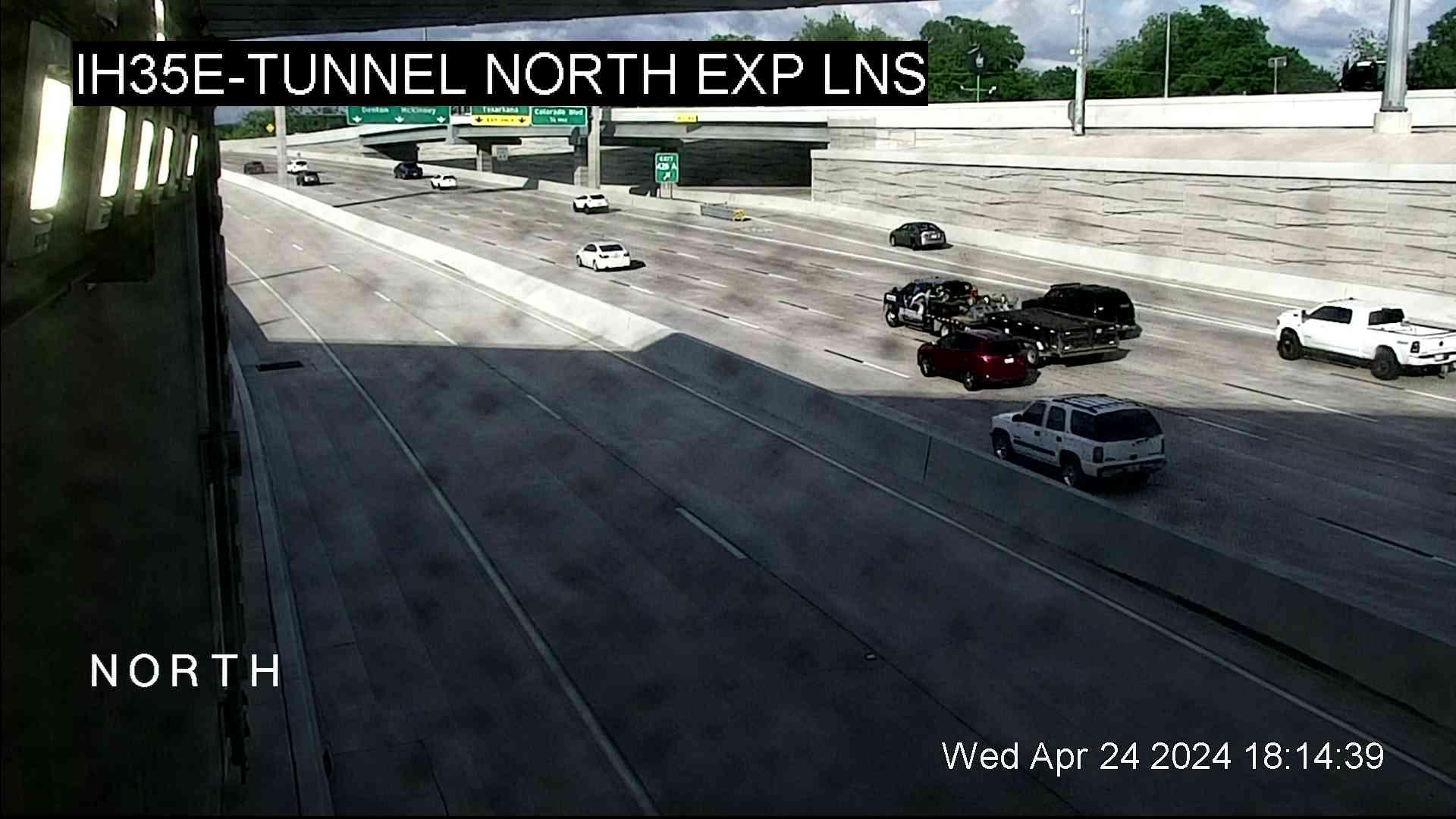 Traffic Cam Dallas › North: I-35E @ Tunnel NB Express Lane Player