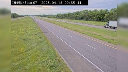 Traffic Cam Connor › North: I-45@Spur-67 South of Madisonville Player