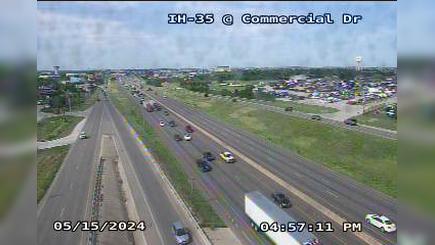 Traffic Cam Buda › North: I-35 @ Commercial Dr Player