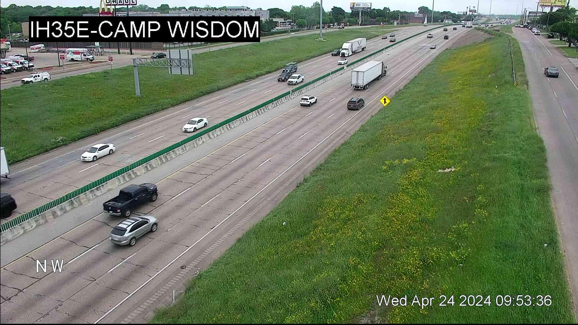 Traffic Cam Dallas › North: I-35E @ Camp Wisdom Player