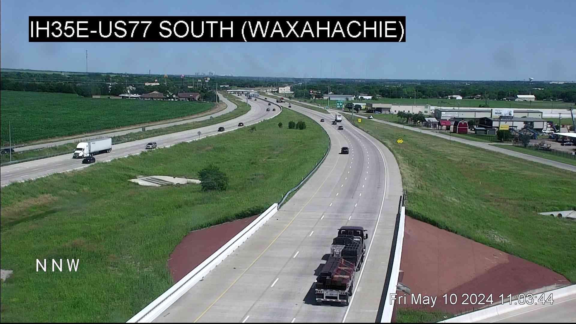 Traffic Cam Waxahachie › North: I-35E @ US 77 South Player