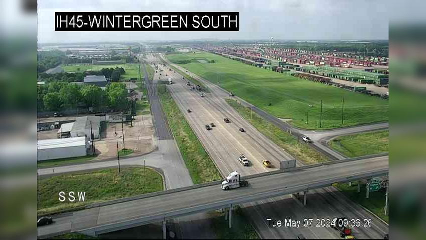 Hutchins › North: I-45 @ Wintergreen South Traffic Camera