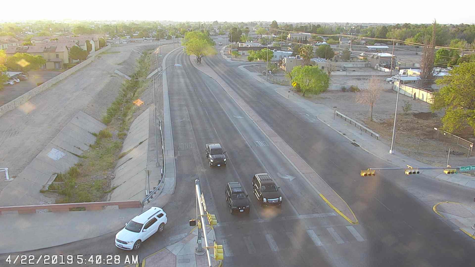 Traffic Cam El Paso › West: FM-76/N Loop @ Lee Trevino Player