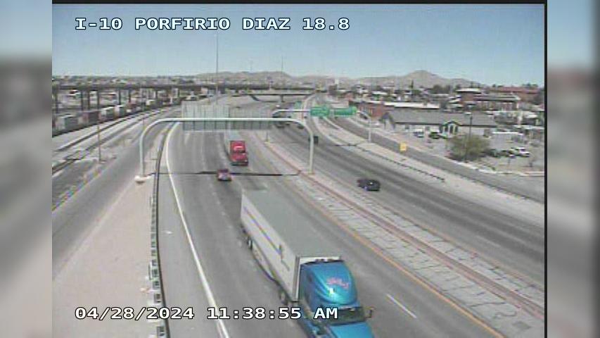 Traffic Cam El Paso › West: IH-10 @ Porfirio Diaz Player