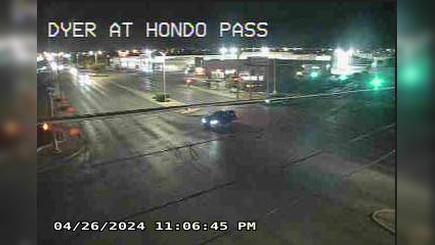 Traffic Cam Angel's Triangle › North: US BUS-54/Dyer @ Hondo Pass Player