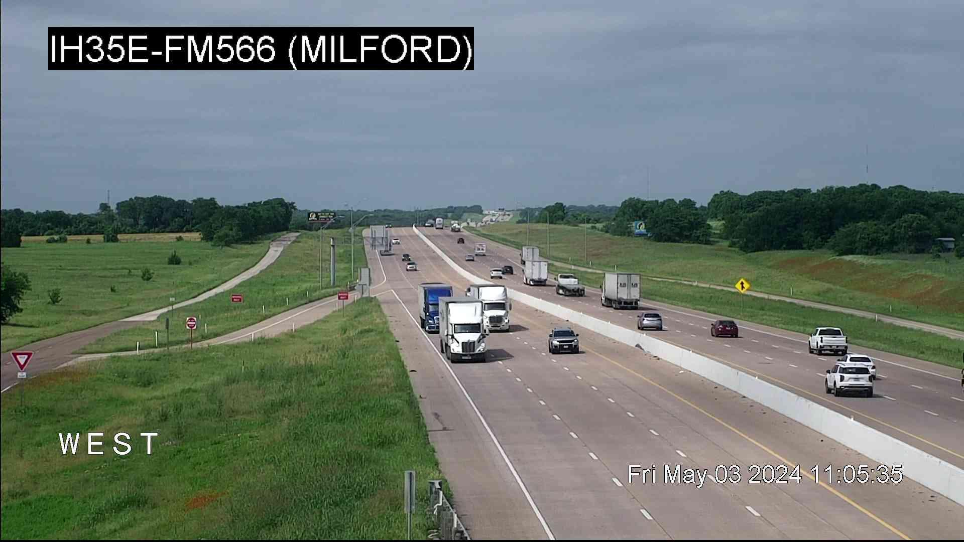 Milford › North: I-35E @ FM566 Traffic Camera