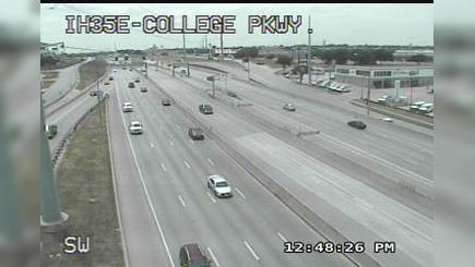 Traffic Cam Lewisville › North: I-35E @ College Pkwy Player