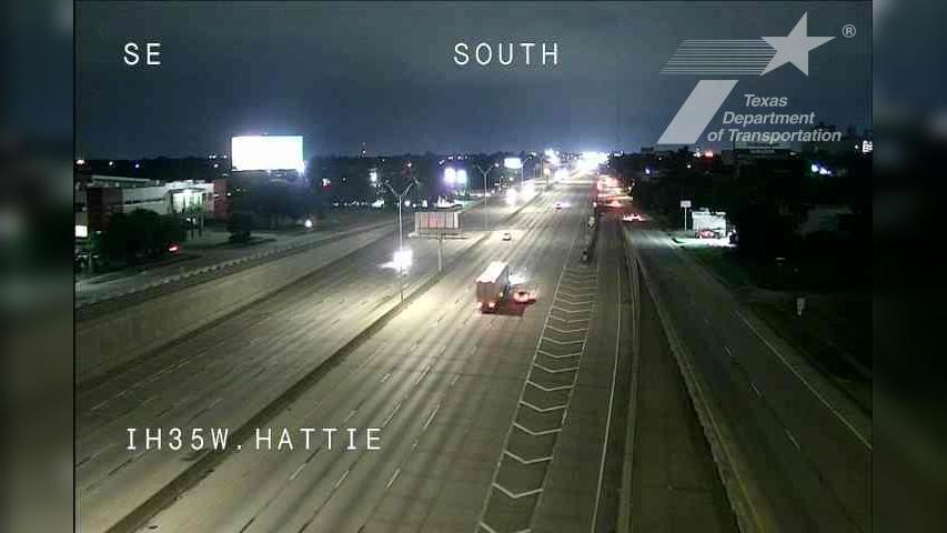 Traffic Cam Fort Worth › North: I-35W @ Hattie Player