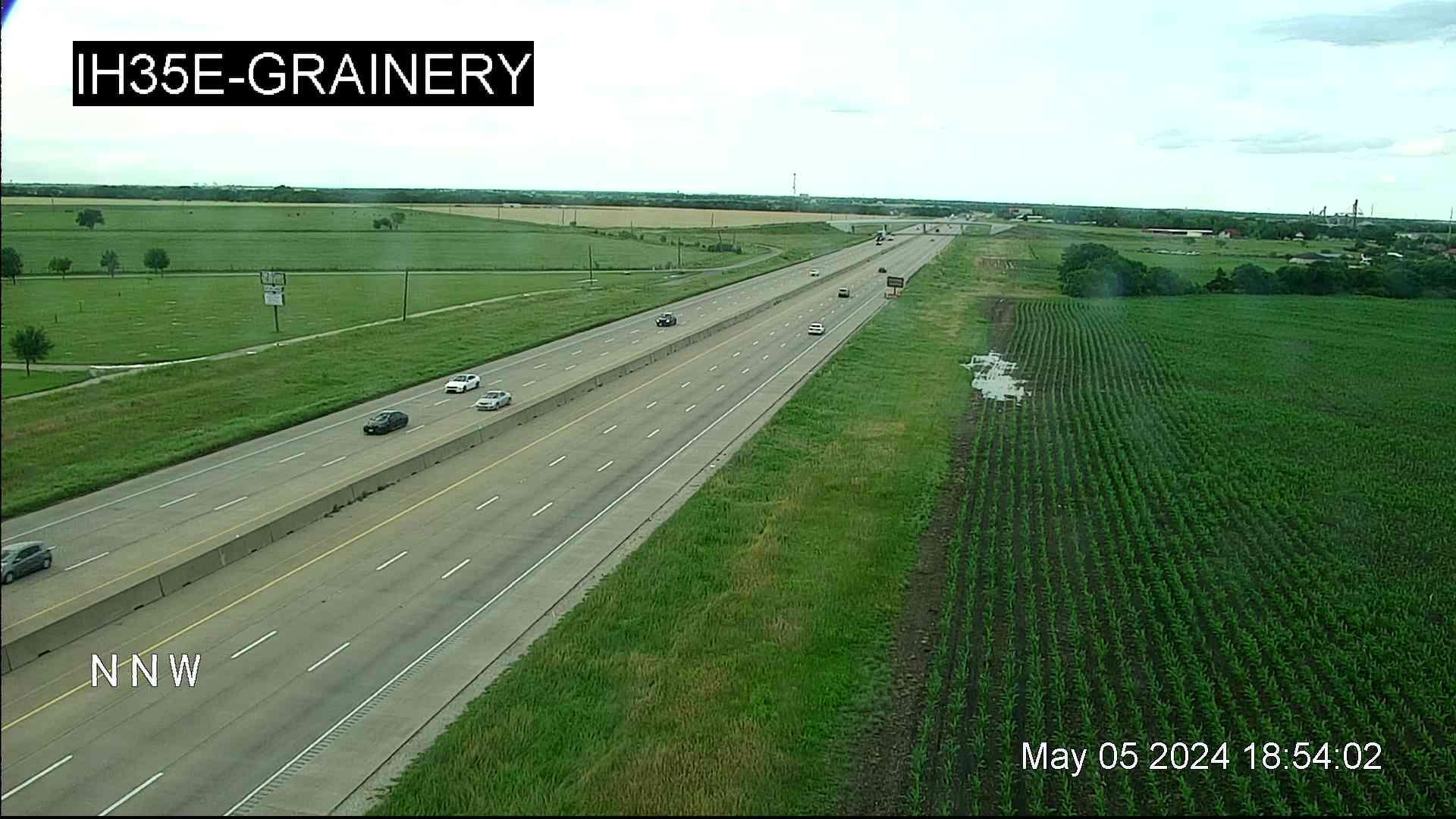 Traffic Cam Nelson › North: I-35E @ Grainery Player