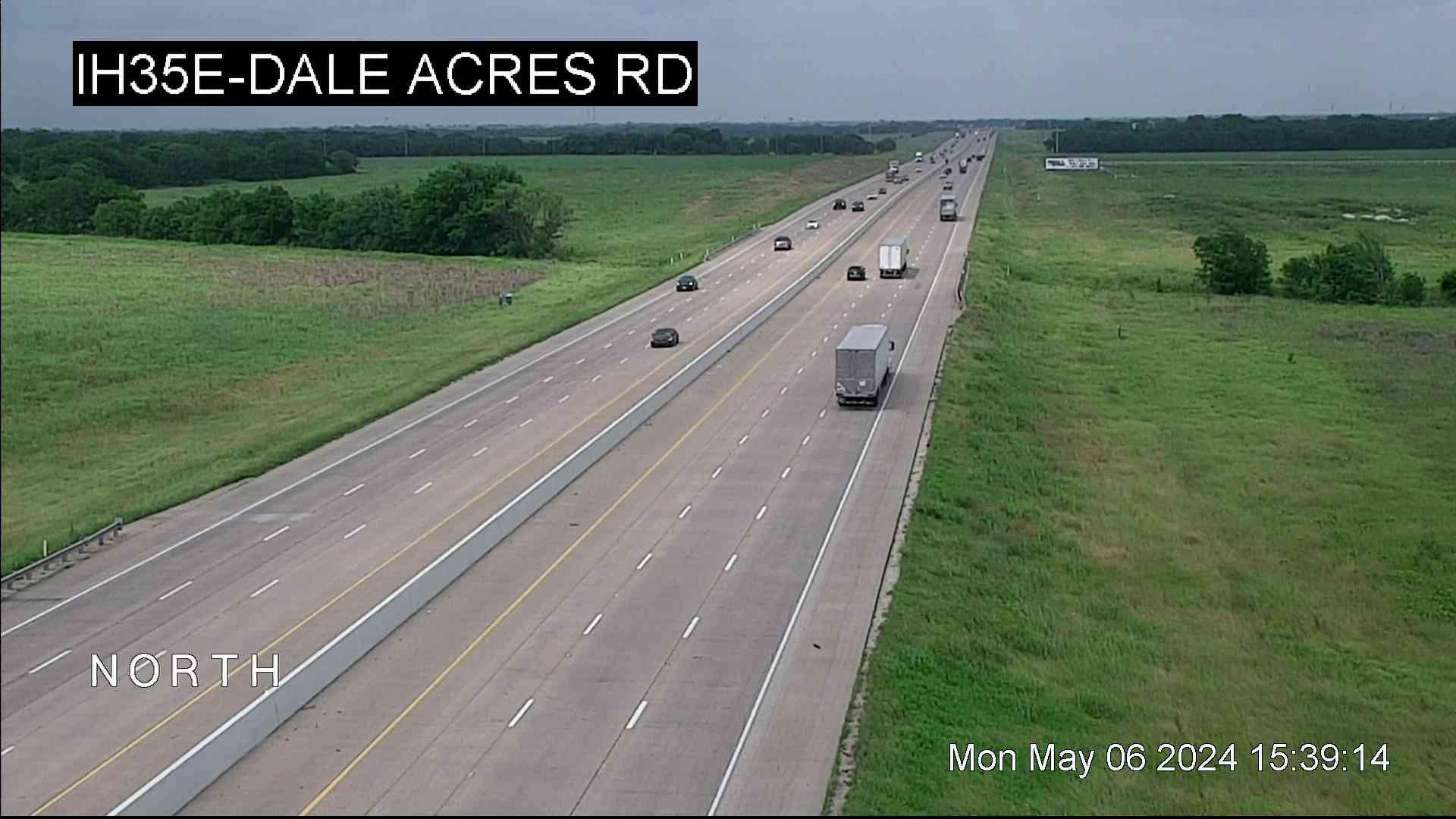 Traffic Cam Milford › North: I-35E @ Dale Acres Rd Player