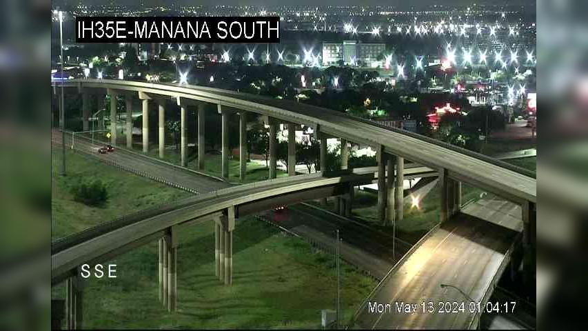 Traffic Cam Dallas › North: I-35E @ Manana South Player