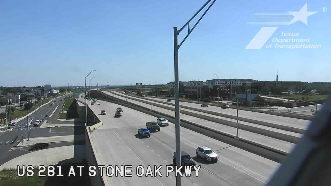 Stone Oak › North: US 281 at - Pkwy Traffic Camera