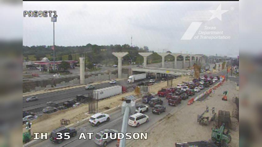 Traffic Cam San Antonio › South: IH 35 at Judson Player