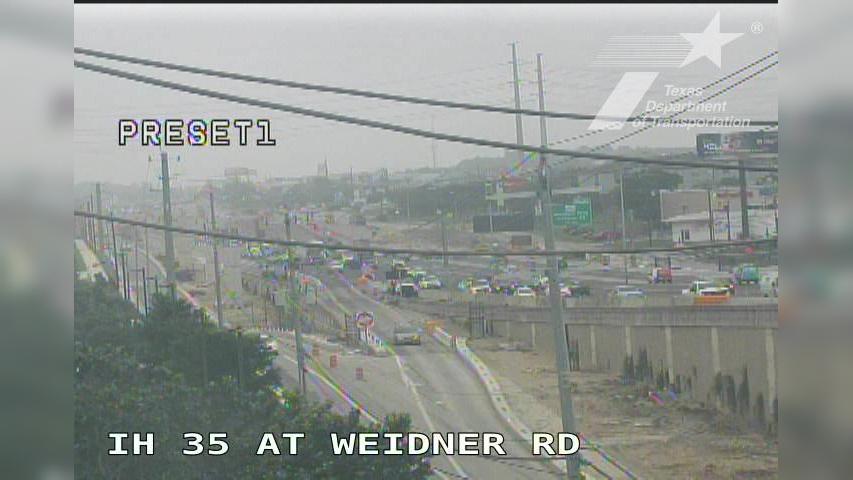 Traffic Cam San Antonio › South: IH 35 at Weidner Player