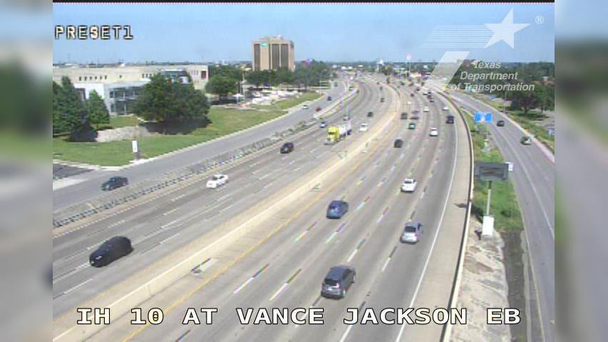 Traffic Cam San Antonio › East: IH 10 at Vance Jackson EB Player