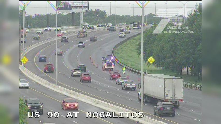 Traffic Cam San Antonio › East: US 90 at Nogalitos Player
