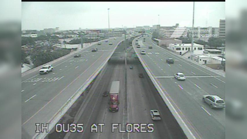 San Antonio › North: IH 35 at Flores (Upper Lvl) Traffic Camera