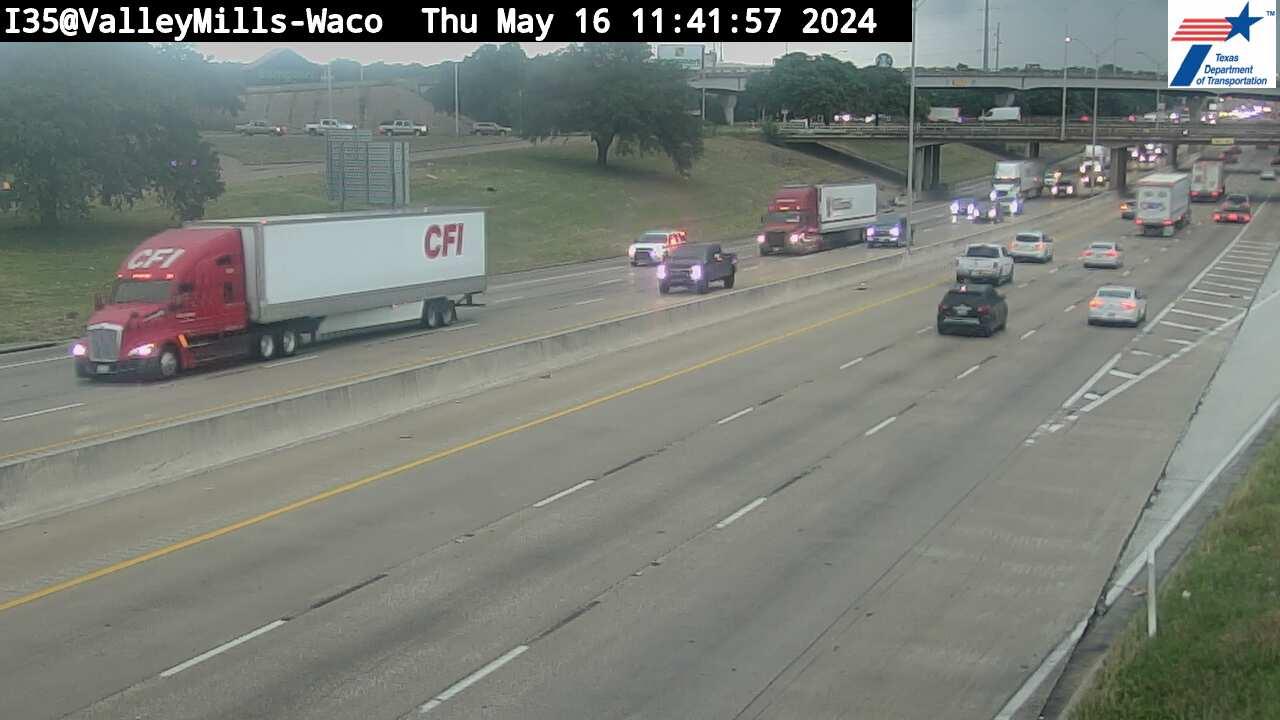 Waco › North: I35@ValleyMills Traffic Camera
