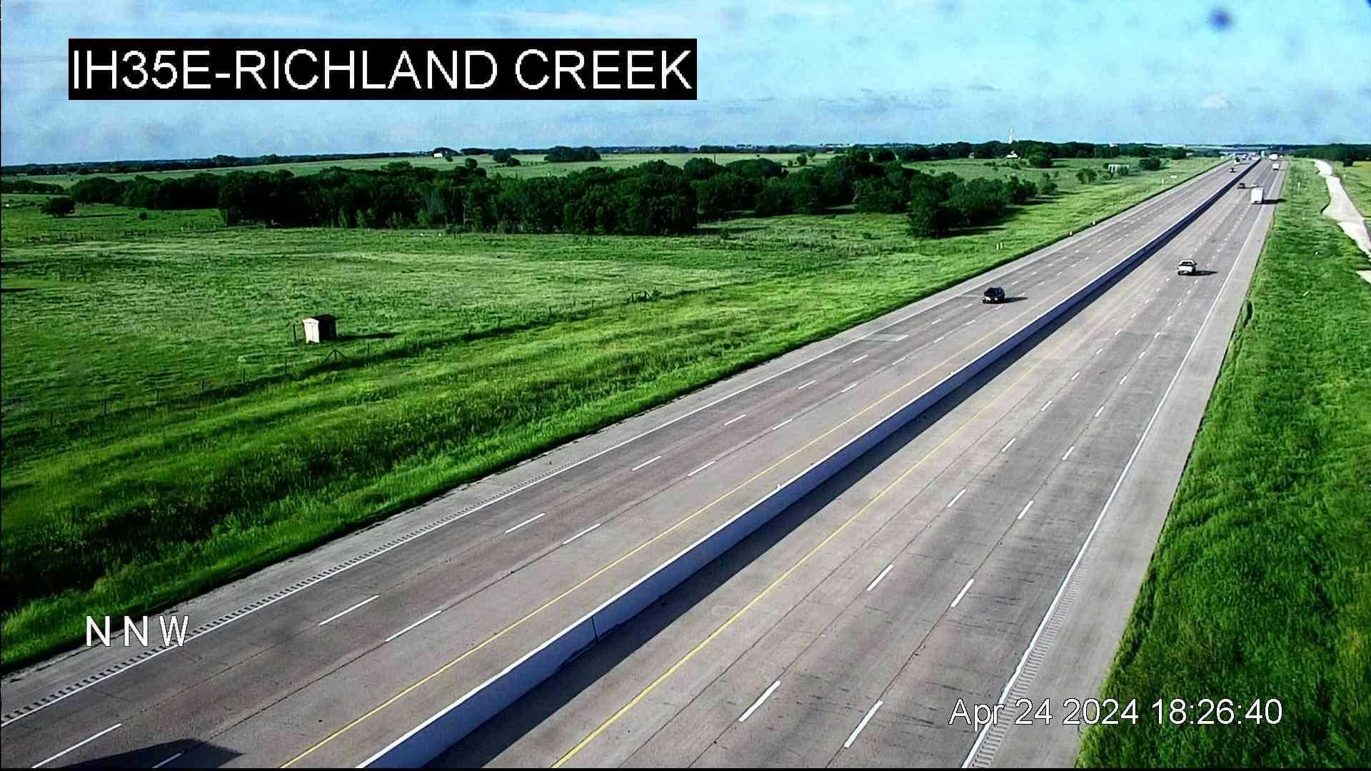 Milford › North: I-35E @ Richland Creek Traffic Camera