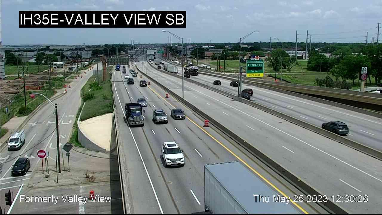 Traffic Cam Farmers Branch › North: I-35E @ Valley View Player