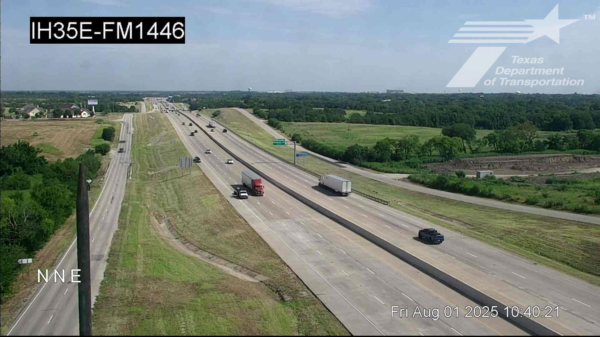 Traffic Cam Waxahachie › North: I-35E @ FM1446 Player