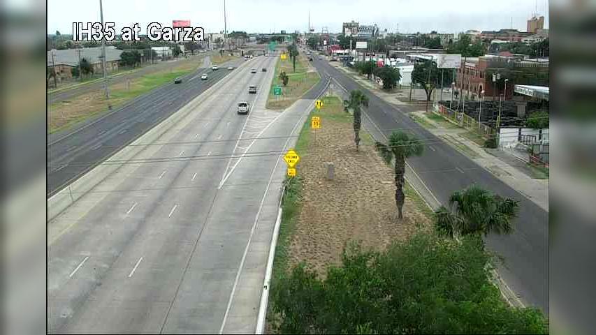 Traffic Cam Laredo › North: I-35 @ Garza Player