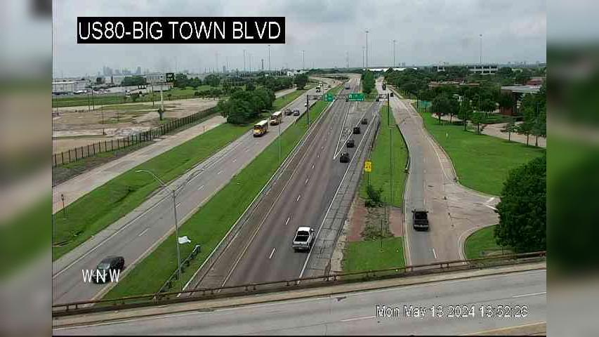 Traffic Cam Mesquite › East: US 80 @ Big Town Blvd Player