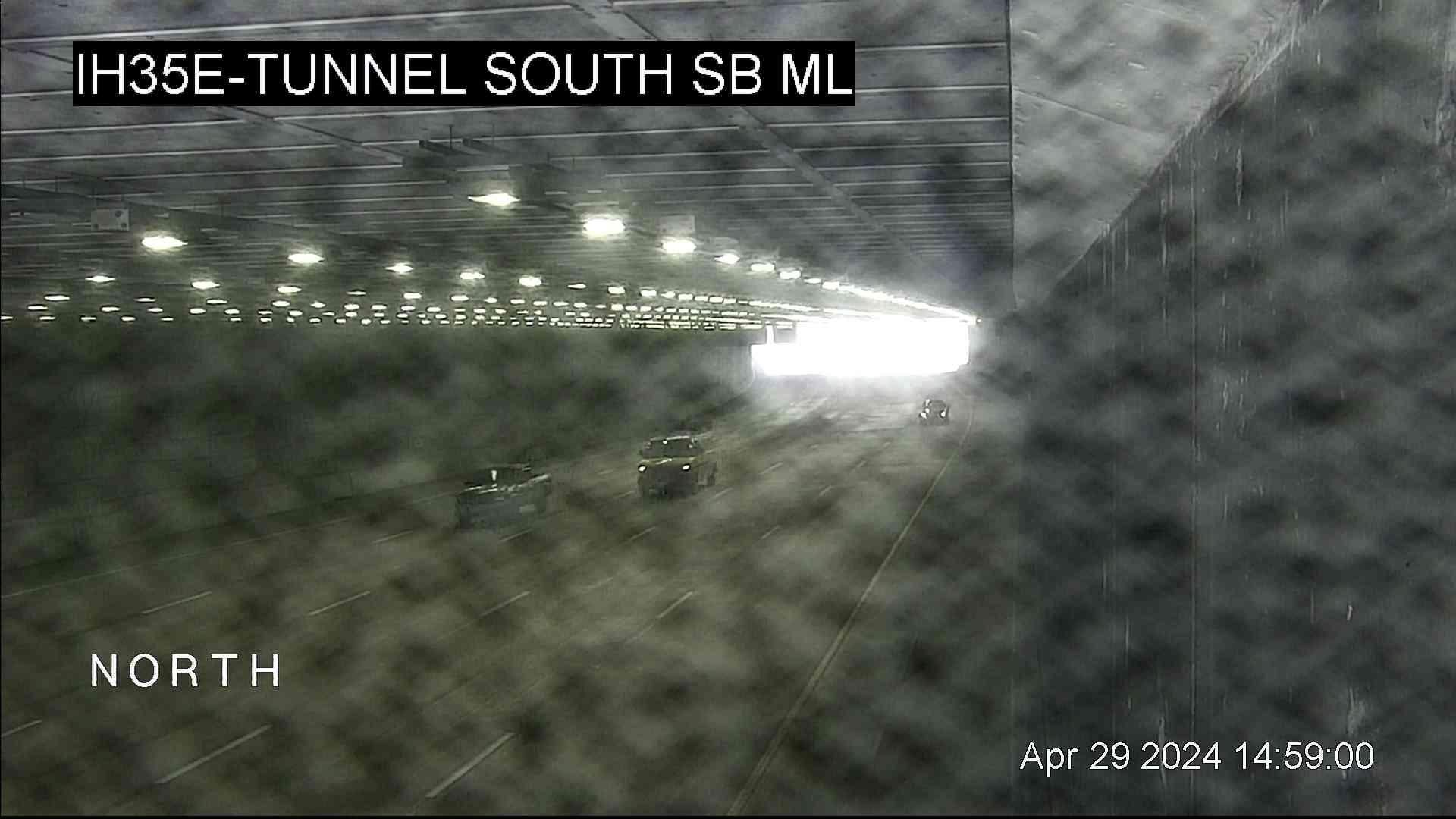 Traffic Cam Dallas › North: I-35E @ Tunnel South SB ML Player