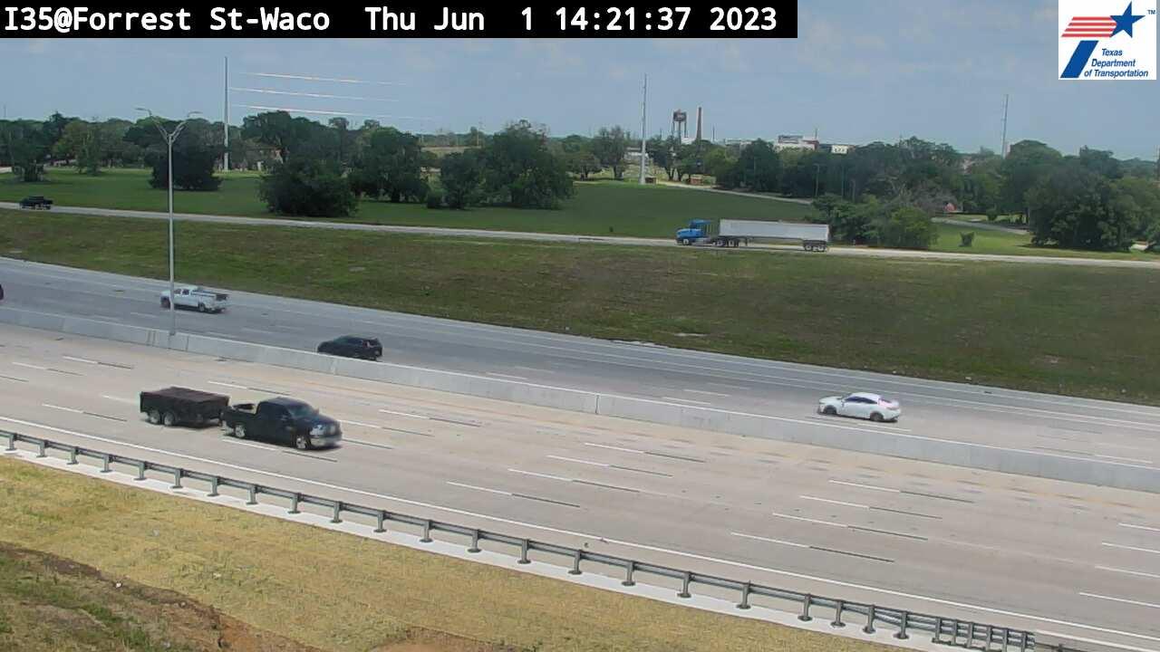 Traffic Cam Waco › South: I35@Forrest St Player