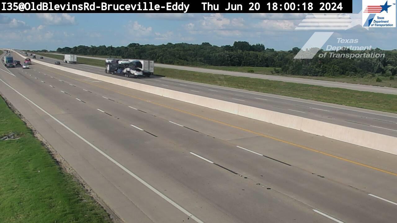 Eddy › South: I35@OldBlevinsRd-Bruceville Traffic Camera
