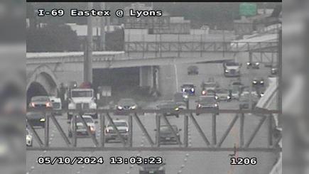Traffic Cam Houston › South: I-69 Eastex @ Lyons Player
