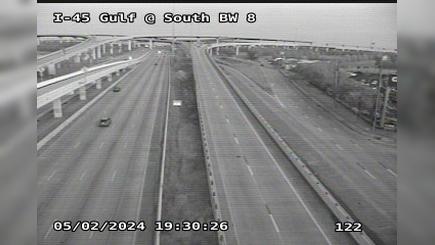Traffic Cam Houston › South: I-45 Gulf @ South BW Player