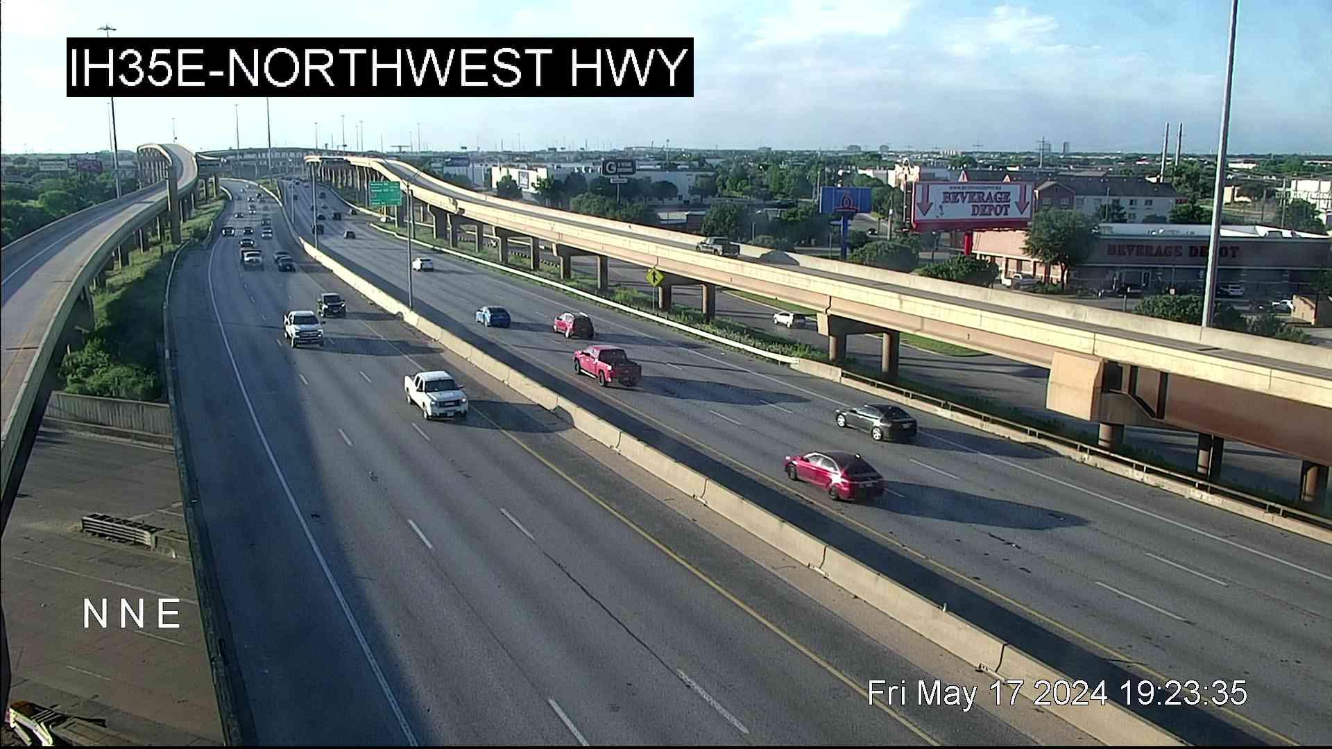 Traffic Cam Dallas › North: I-35E @ Northwest Hwy Player