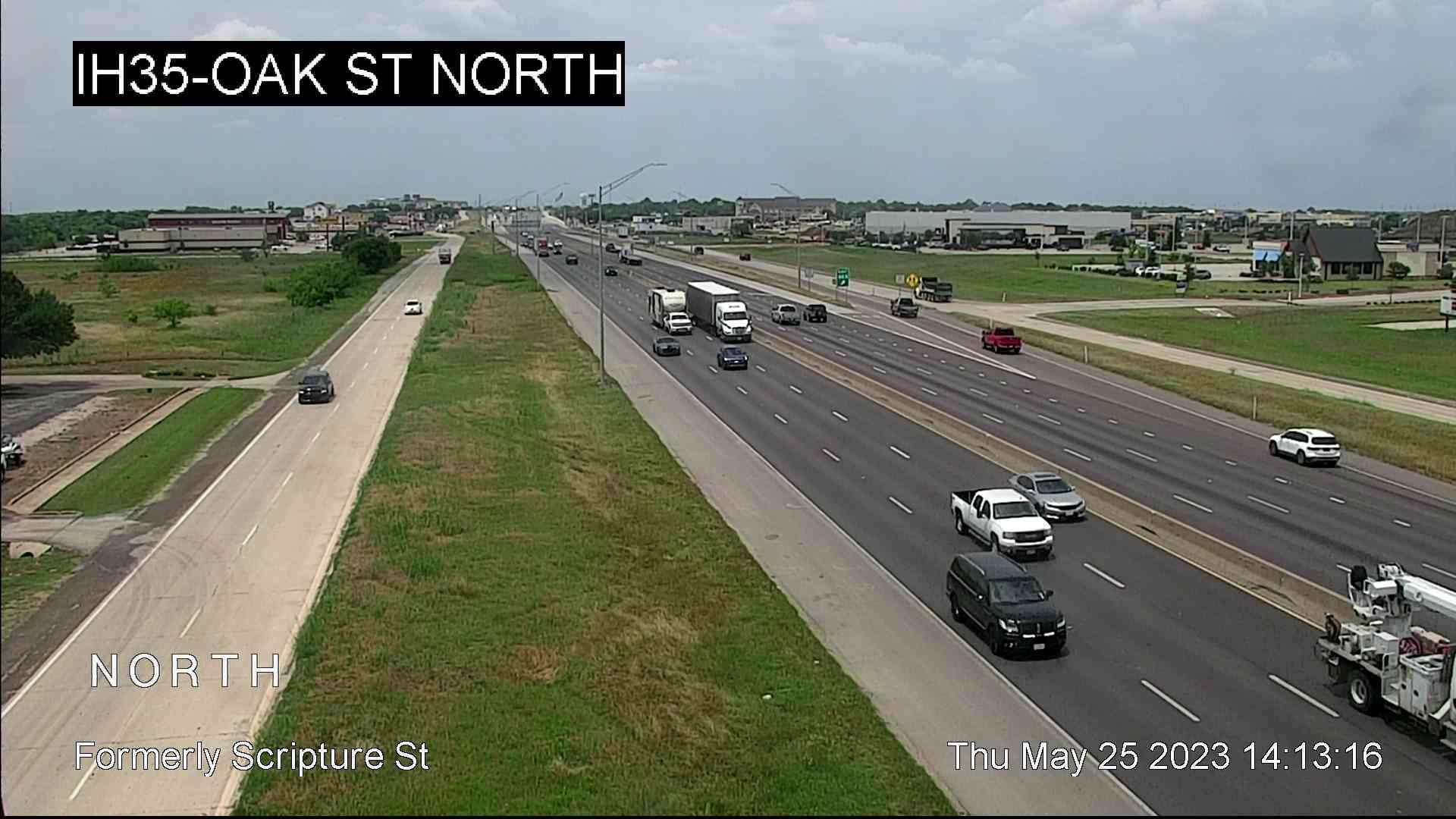 Traffic Cam Denton › North: I-35 @ Scripture St Player
