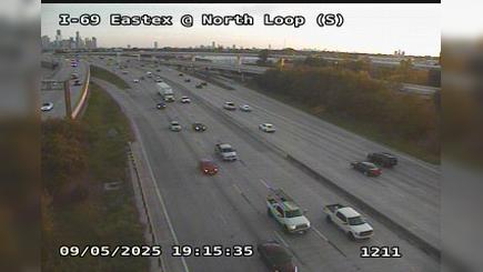 Traffic Cam Houston › South: I-69 Eastex @ North Loop (S) Player