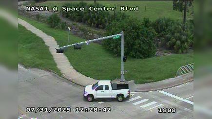 Traffic Cam Houston › East: NASA 1 @ Space Center Blvd Player