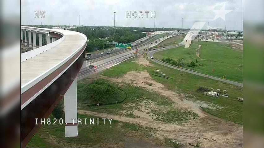 Traffic Cam Fort Worth › East: IH820EL @ Trinity Player
