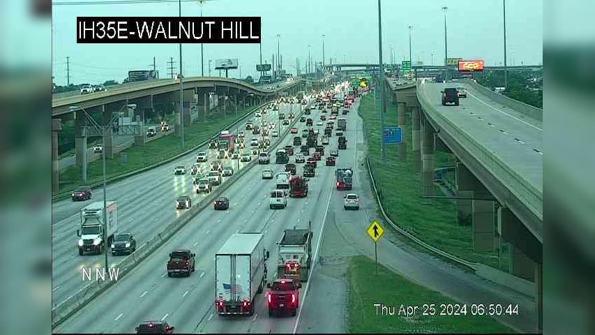 Traffic Cam Dallas › North: IH35E @ Walnut Hill Player