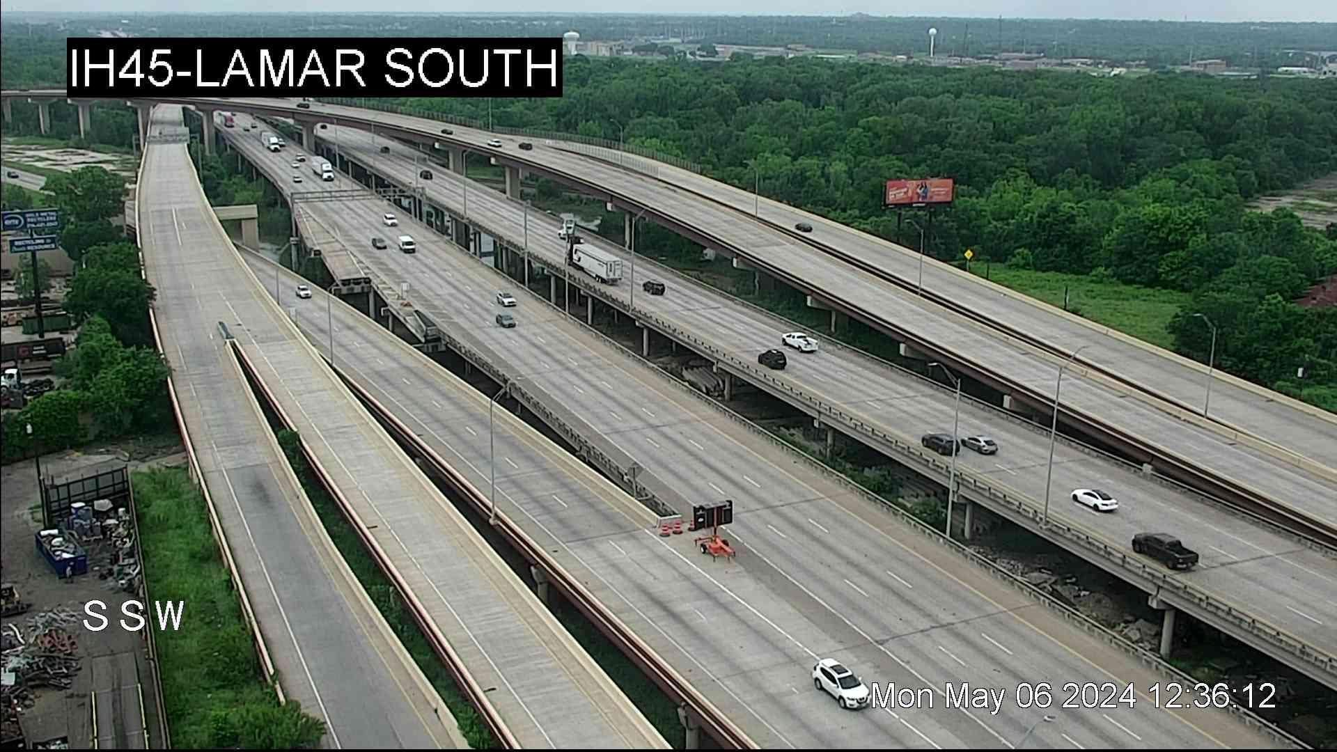 Dallas › North: I-45 @ Lamar South Traffic Camera