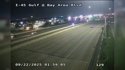 Traffic Cam Webster › South: I-45 Gulf @ Bay Area Blvd Player