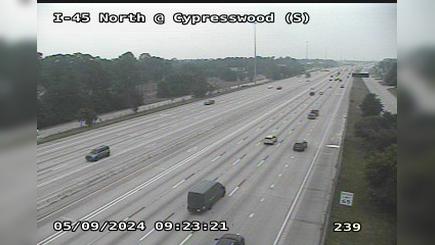Traffic Cam Old Town Spring › South: I-45 North @ Cypresswood (S) Player