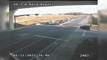 Traffic Cam Webster › South: SH 3 @ Nasa Bypass Player