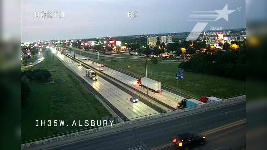 Burleson › North: I-35W @ Alsbury Traffic Camera
