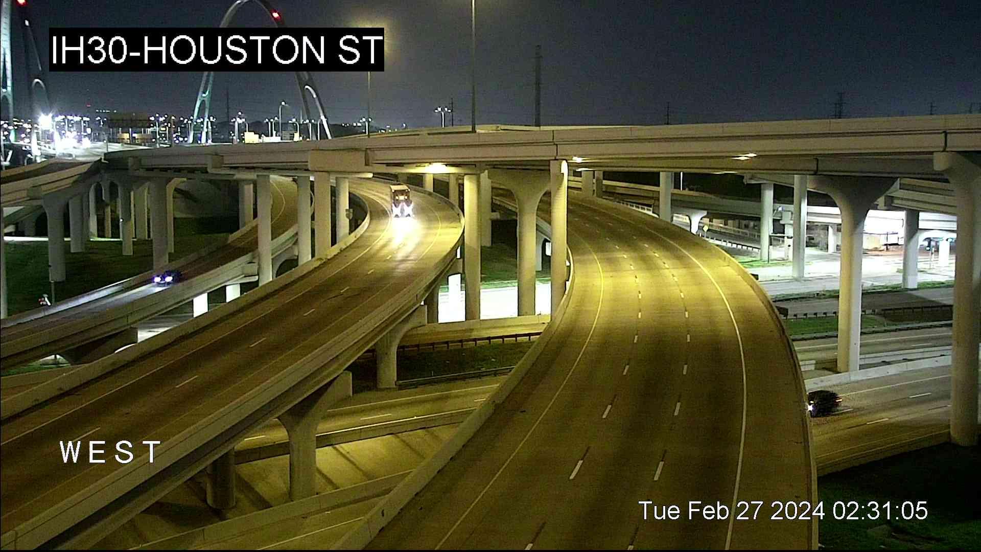 Traffic Cam South Side PID › East: I-30 @ Houston St Player