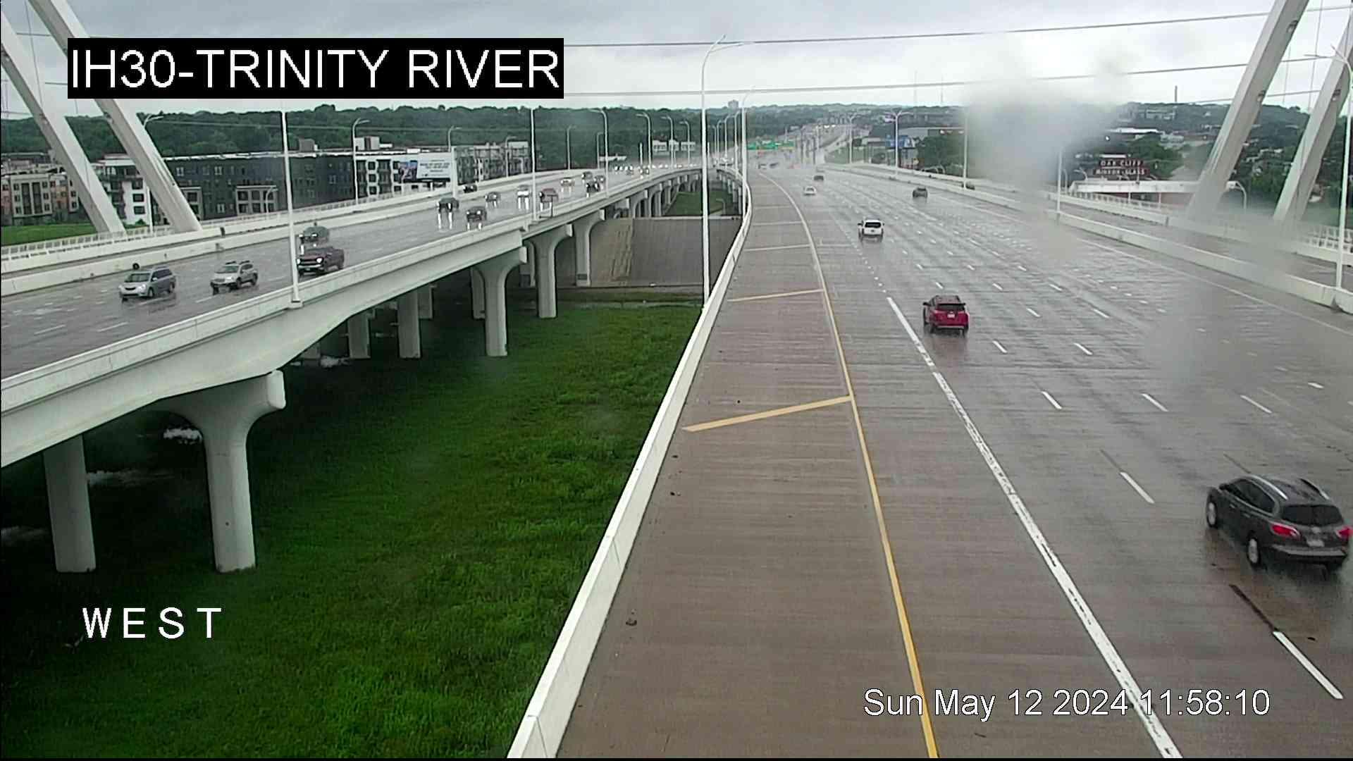 South Side PID › East: I-30 @ Trinity River Traffic Camera